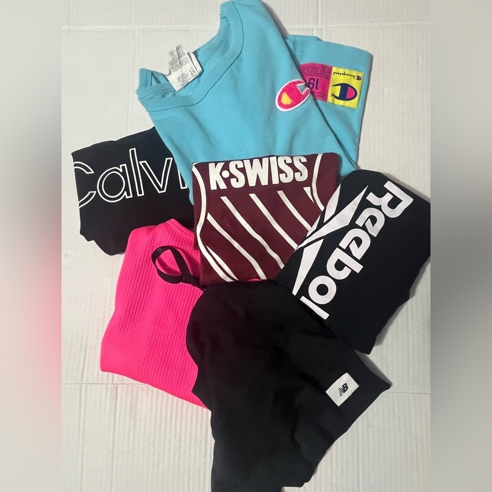 BUNDLES !!!!!  Pack of 6 women's tops from different brands, excellent condition
